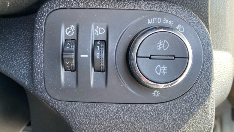 Vauxhall Combo Cargo Combo L1 Diesel 2300 1.5 Turbo D 100ps H1 Pro Van